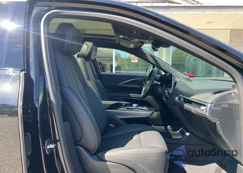 2024 Cadillac Lyriq Luxury из США, поврежденный, VIN 1GYKPPRLXRZ110762